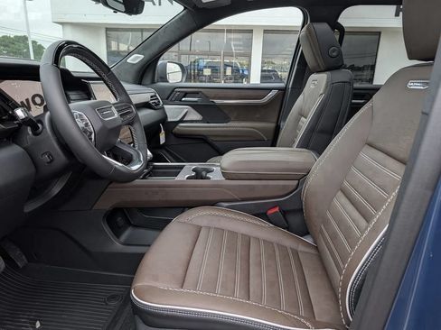 New 2026 GMC Acadia Denali Ultimate w/ LPO, Floor Liner Package AWD/4WD image 34