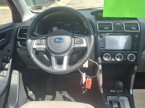 Used 2018 Subaru Forester 2.5i Limited AWD/4WD image 9