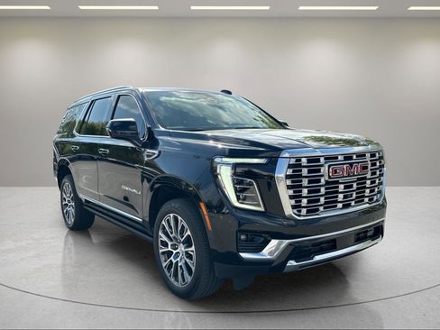 Used 2026 GMC Yukon Denali w/ Sun & Power Step Package AWD/4WD image 7