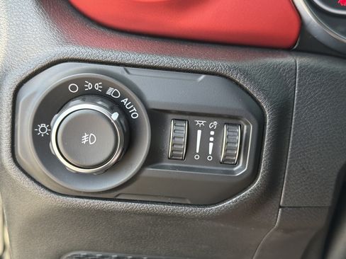 Used 2020 Jeep Wrangler Unlimited Rubicon AWD/4WD image 36