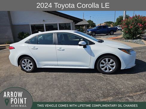 Used 2024 Toyota Corolla LE FWD image 13