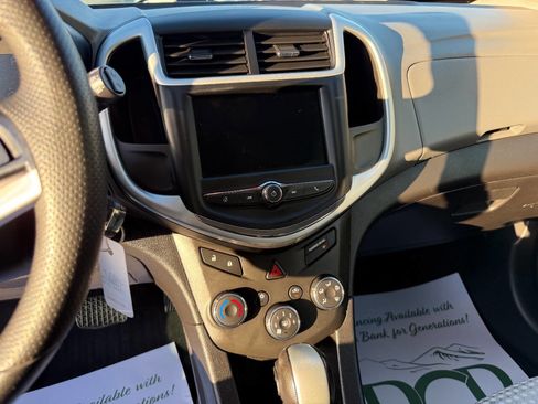 Used 2018 Chevrolet Sonic LT image 17