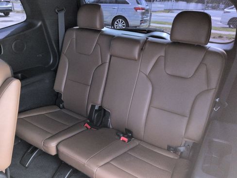 Used 2022 Kia Telluride SX w/ SX Prestige Package AWD/4WD image 16