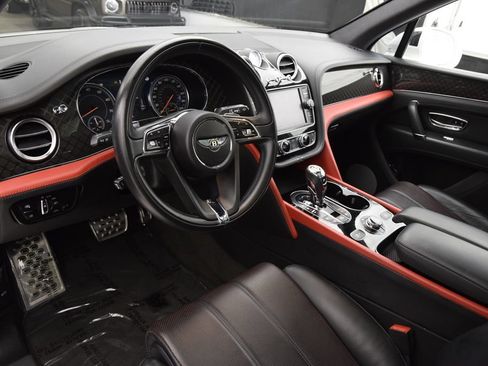 Used 2020 Bentley Bentayga Design Series AWD/4WD image 21