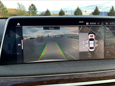 Used 2020 BMW 750i xDrive w/ Cold Weather Package image 14