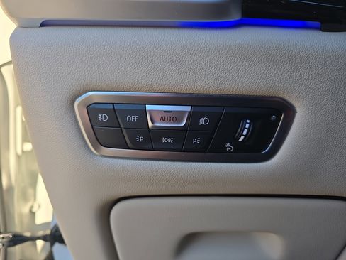 Used 2020 BMW X5 xDrive40i w/ Premium Package image 27