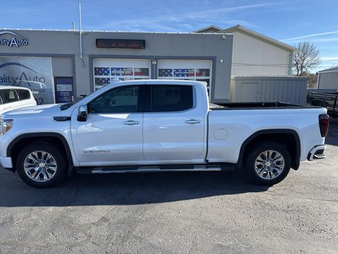Used 2019 GMC Sierra 1500 Denali w/ Driver Alert Package II AWD/4WD image 1