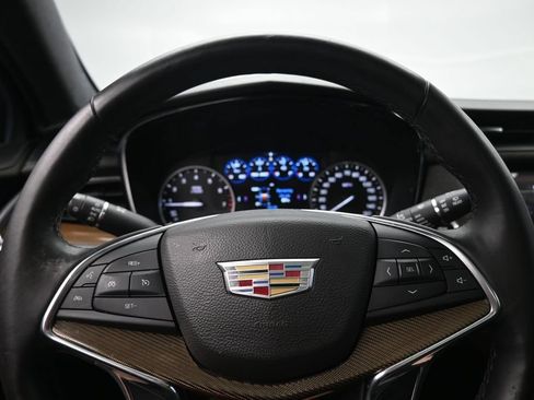 Used 2017 Cadillac XT5 Platinum w/ Driver Assist Package AWD/4WD image 13