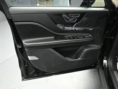 Certified 2024 Lincoln Corsair AWD image 20