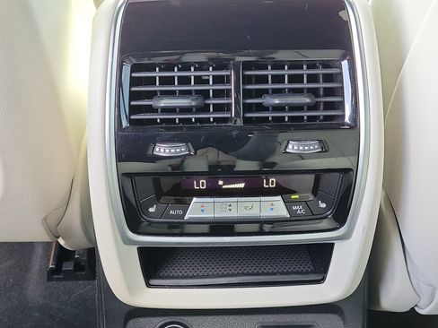 Used 2021 BMW X7 M50i AWD/4WD image 15