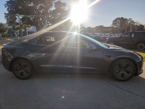 Used 2022 Tesla Model 3 Long Range image 11