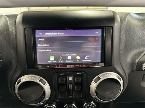 Used 2014 Jeep Wrangler Unlimited Rubicon w/ Max Tow Package AWD/4WD image 37