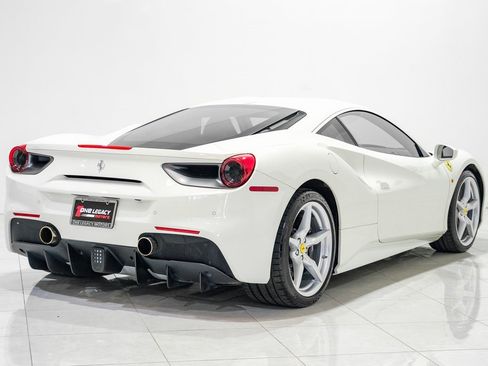 Used 2019 Ferrari 488 GTB Base image 4