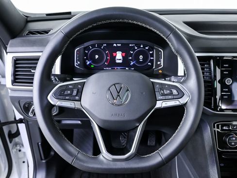Used 2022 Volkswagen Atlas Cross Sport SE image 9