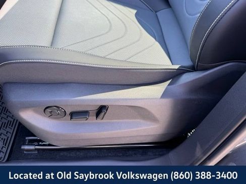 Certified 2025 Volkswagen Tiguan SE R-Line AWD/4WD image 34