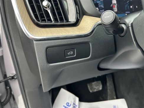 New 2026 Volvo XC60 B5 Plus w/ Climate Package image 17
