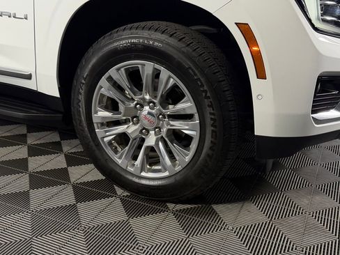 Used 2025 GMC Yukon XL Denali AWD/4WD image 12