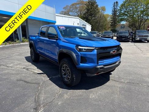 Used 2025 Chevrolet Colorado ZR2 w/ Technology Package AWD/4WD image 1