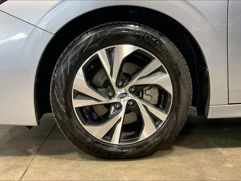 Used 2025 Subaru Legacy Premium AWD/4WD image 9