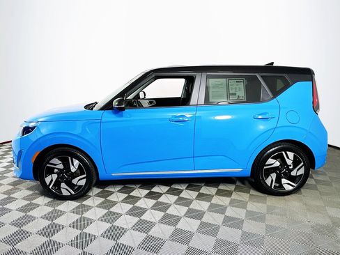 Used 2023 Kia Soul GT-Line FWD image 4