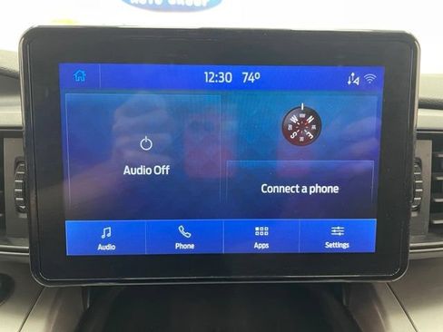Used 2022 Ford Explorer XLT AWD/4WD image 3