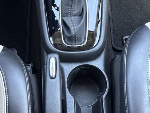 Used 2022 Buick Encore Preferred w/ Safety Package FWD image 25