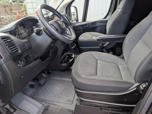 Used 2025 RAM ProMaster 2500 FWD image 10