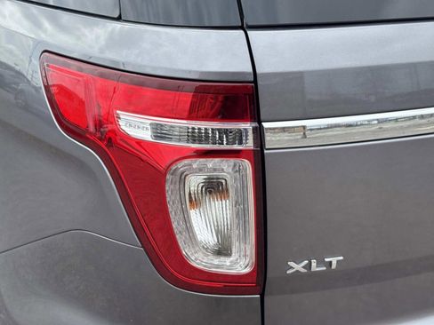 Used 2013 Ford Explorer XLT image 10