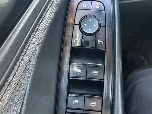 Used 2023 Nissan Rogue S FWD image 23