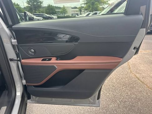 New 2026 Lincoln Nautilus Reserve w/ Jet Appearance Package AWD/4WD image 18