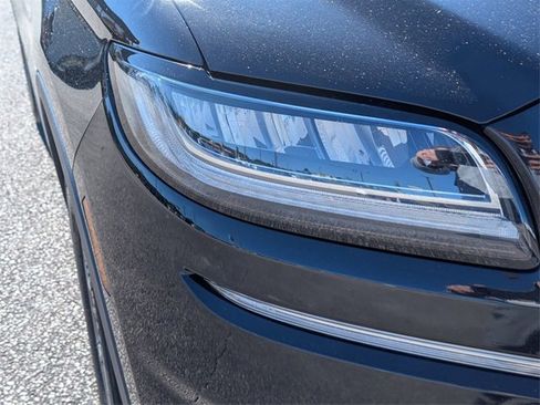 Used 2022 Lincoln Nautilus Reserve image 16
