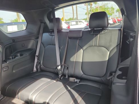 Used 2025 Honda Pilot TrailSport image 18