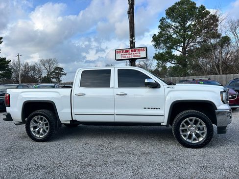 Used 2018 GMC Sierra 1500 SLT image 3