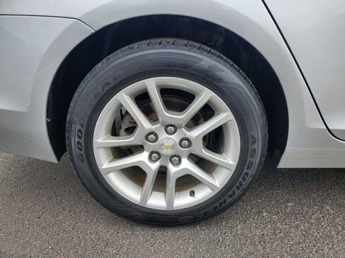 Used 2016 Chevrolet Malibu LT w/ Power Convenience Package image 9