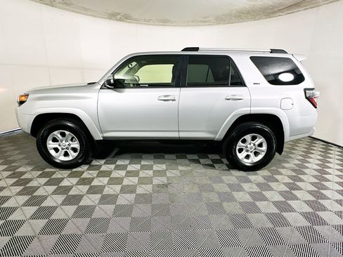 Used 2024 Toyota 4Runner SR5 AWD/4WD image 6