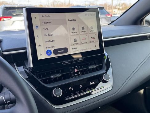 Certified 2025 Toyota Corolla SE w/ SE Premium Package image 27