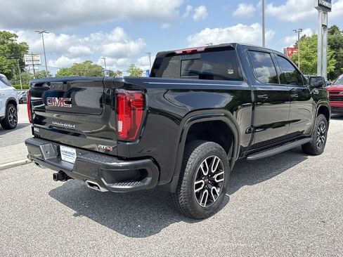 Used 2025 GMC Sierra 1500 AT4 w/ AT4 Premium Package AWD/4WD image 3