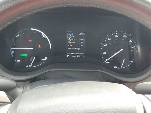 Used 2024 Toyota Sienna LE FWD image 21