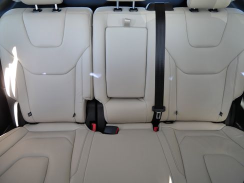 Used 2019 Ford Edge Titanium w/ Cold Weather Package image 13