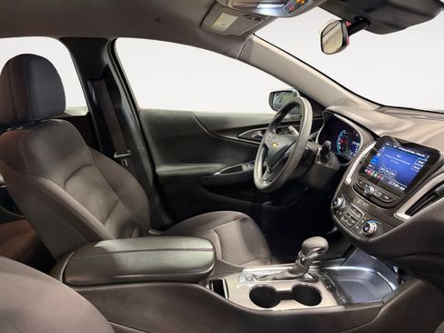 Used 2024 Chevrolet Malibu LT image 16