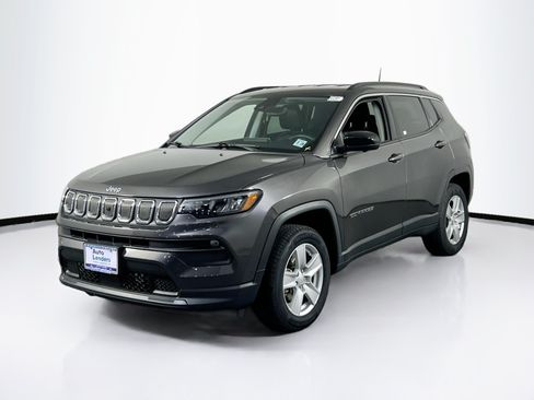 Used 2022 Jeep Compass Latitude w/ Convenience Group AWD/4WD image 1