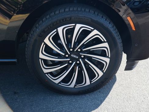 Used 2025 Lincoln Navigator Black Label AWD/4WD image 8