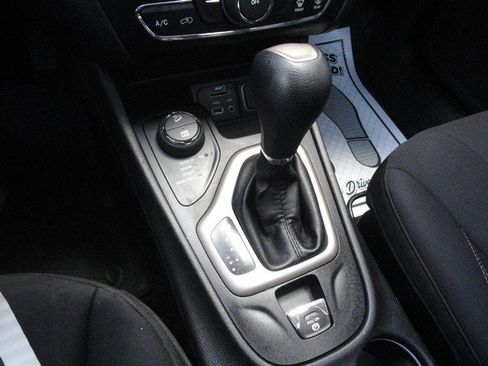 Used 2016 Jeep Cherokee 75th Anniversary image 16