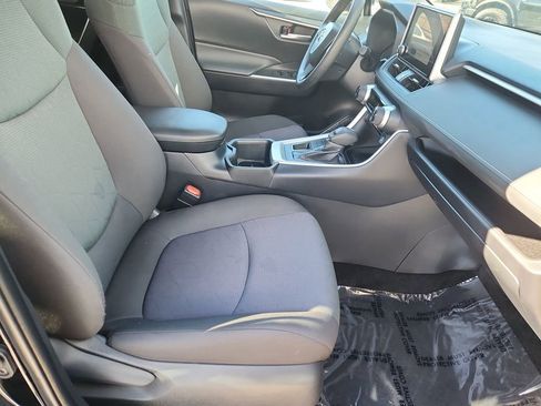 Used 2025 Toyota RAV4 XLE image 15