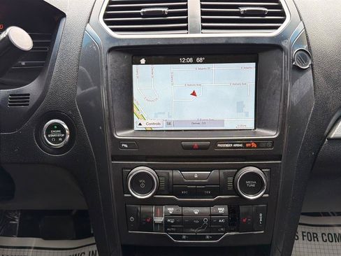 Used 2017 Ford Explorer XLT w/ Equipment Group 202A AWD/4WD image 24
