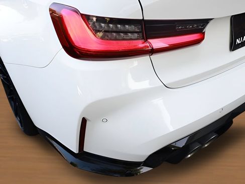 Used 2022 BMW M3 w/ Executive Package RWD image 10
