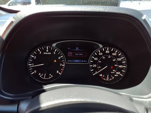 Used 2020 Nissan Pathfinder S FWD image 14