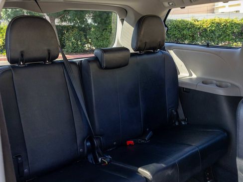 Used 2015 Toyota Sienna SE image 22