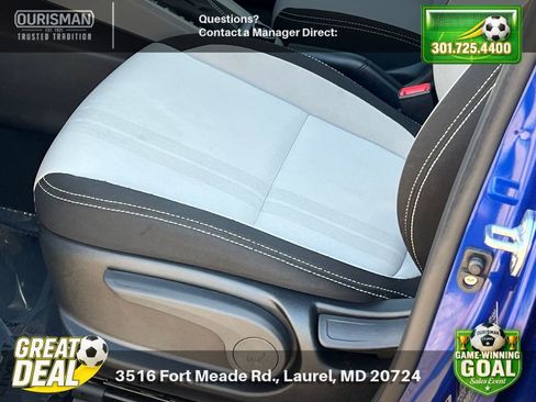 Used 2025 Hyundai Venue SEL FWD image 7