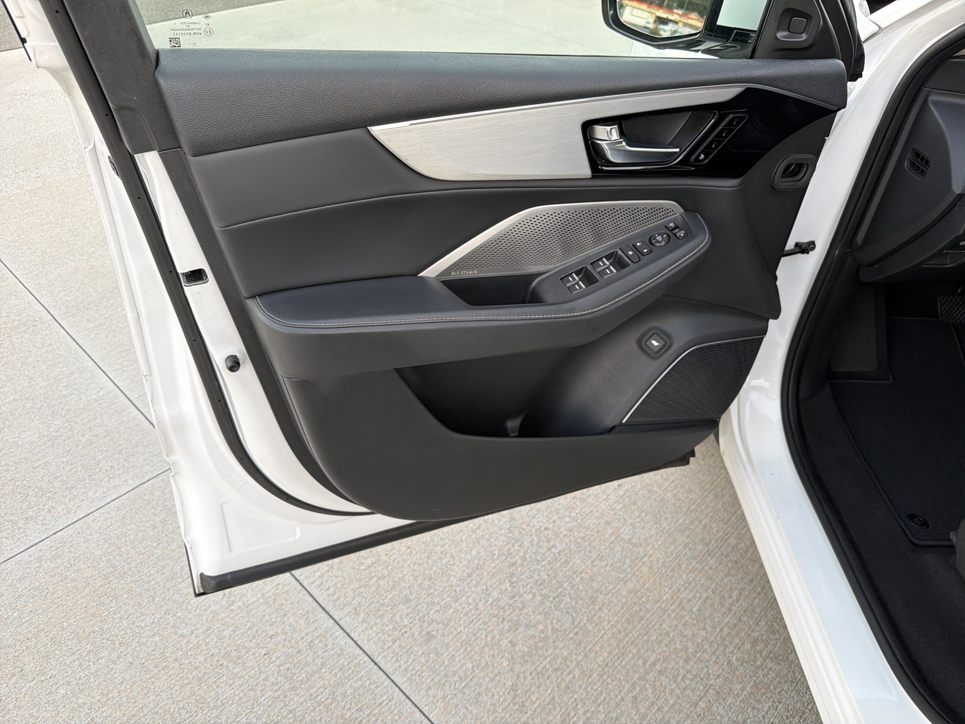 Certified 2023 Acura MDX w/ Technology Package FWD image 14